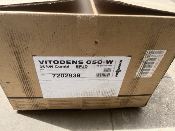 NEW Viessmann Vitodens 050-W 35kW Erp Combi Boiler BPJD 7202939 & Flue - Image 4