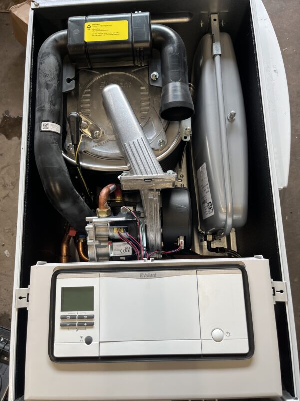 Vaillant ecoTEC plus 832 High Efficiency Condensing Combination Boiler 32Kw - Image 9