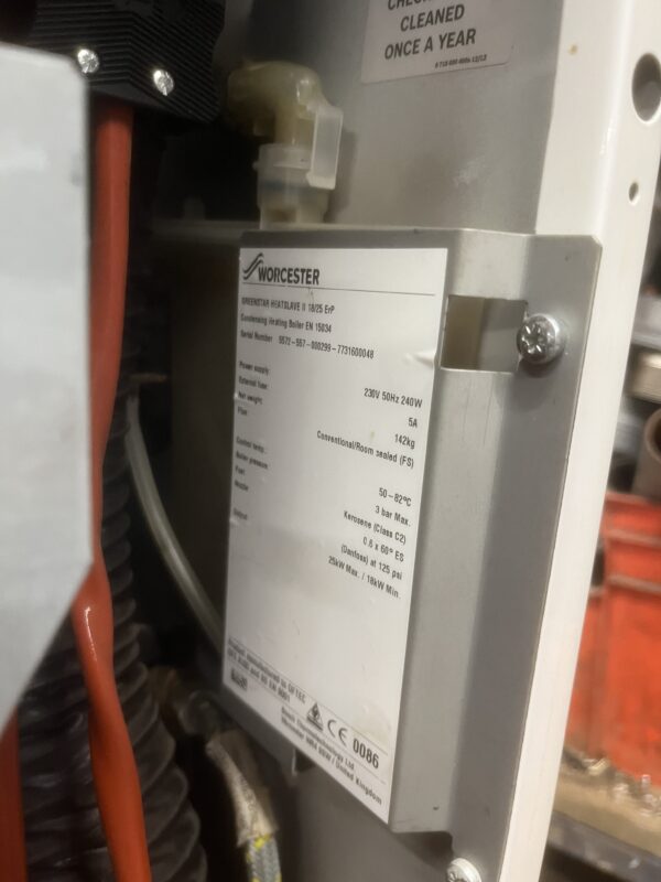 Worcester Greenstar HEATSLAVE II 18/25 ErP Condensing Oil Boiler 7731600048 - Image 2