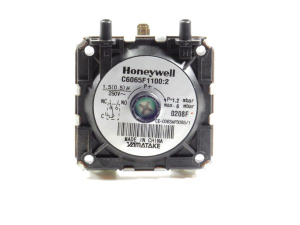 BAXI COMBI 80E / 105E / 105HE & MAIN COMBI 24 / 30 HE AIR PRESSURE SWITCH 247380