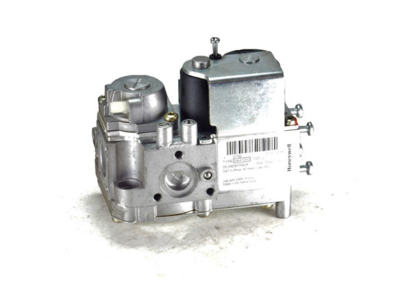 BAXI COMBI 80 ECO / BAHAMA 100 & POTTERTON PERFORMA / MAIN 24 GAS VALVE 245341