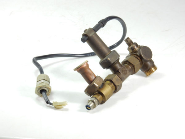 VAILLANT ECOMAX 824E & 828E WATER VALVE 011288 + COLD WATER CONNECTION 080976 - Image 4