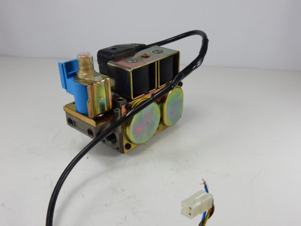 ARISTON EUROCOMBI A23/A27  Genus 27/30 DIA 20/24 & SX 20 MFFI  GAS VALVE 570732 - Image 3