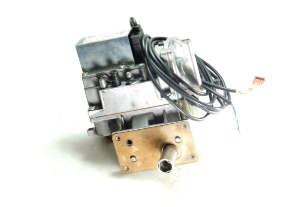 VAILLANT ECOMAX VU 186E / 226E & VUW 236E / 286E GAS VALVE 053465