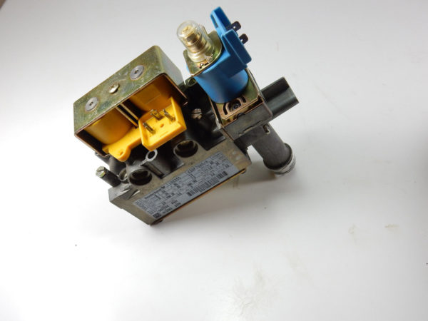 SAUNIER DUVAL COMBITEK F23E GAS VALVE 05727200 was 57272 5727200
