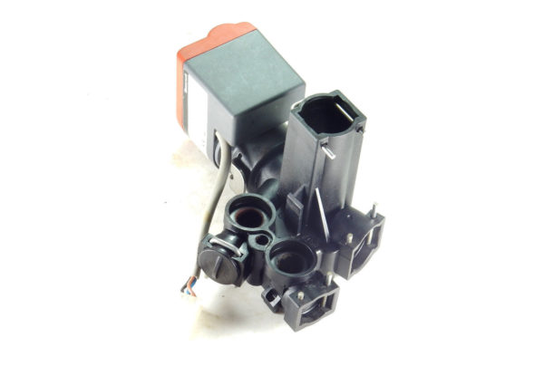 IDEAL ISAR HE24 / HE30 / HE35 DIVERTER VALVE MANIFOLD 173965 + MOTOR 173969 - Image 4